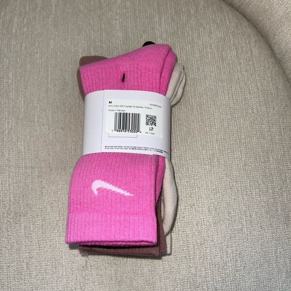 Nike Everyday Plus Crew Socks NWT Women’s 6-10 - Picture 3 of 3